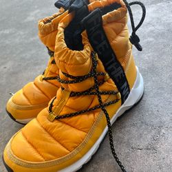 The north face thermoball lace up waterproof boots women’s