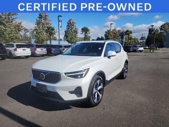 2025 Volvo XC40