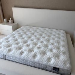 New Aireloom King Mattress 