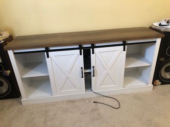 Entertainment stand