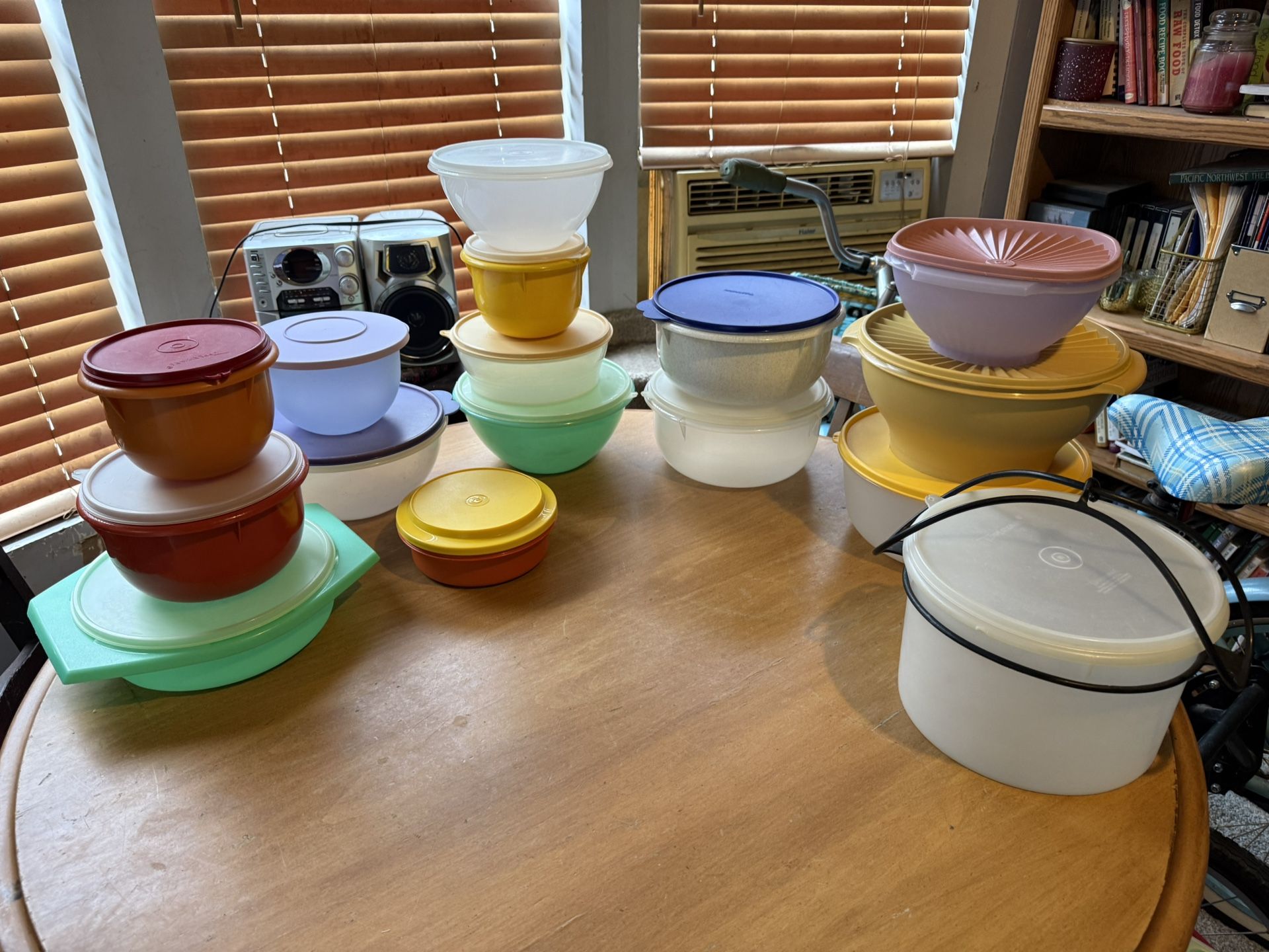 Tupperware bowls. 5 1/2”-10” seals. $4-8 each. Rochester wa