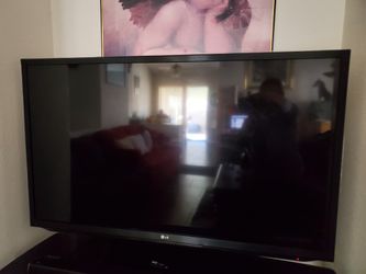 LG TV for sale no scratches no broken 49 inches