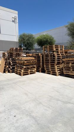 FREE PALLETS