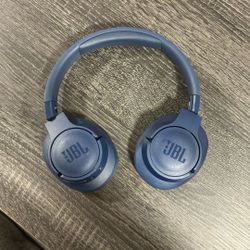 Used JBL Tune 720BT Wireless Headphones 