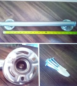 Tub/Shower Grab Bar.