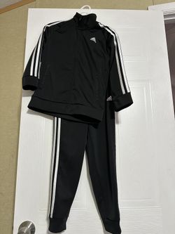 Conjunto Adidas Niño Size 7 Nuevo