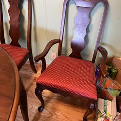 Table and chairs In