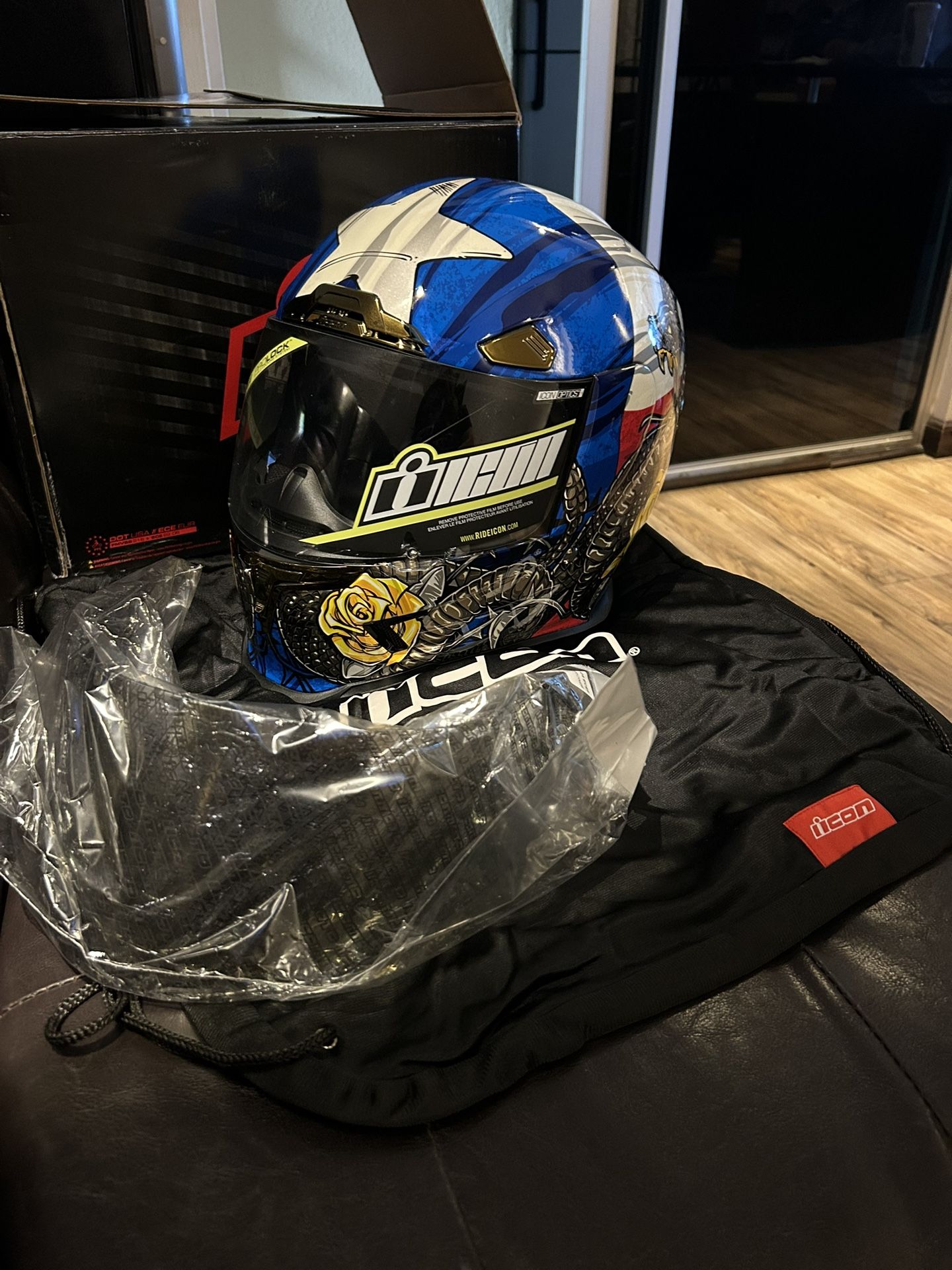 NEW WITH TAGS!! xtra large icon motorcycle helmet