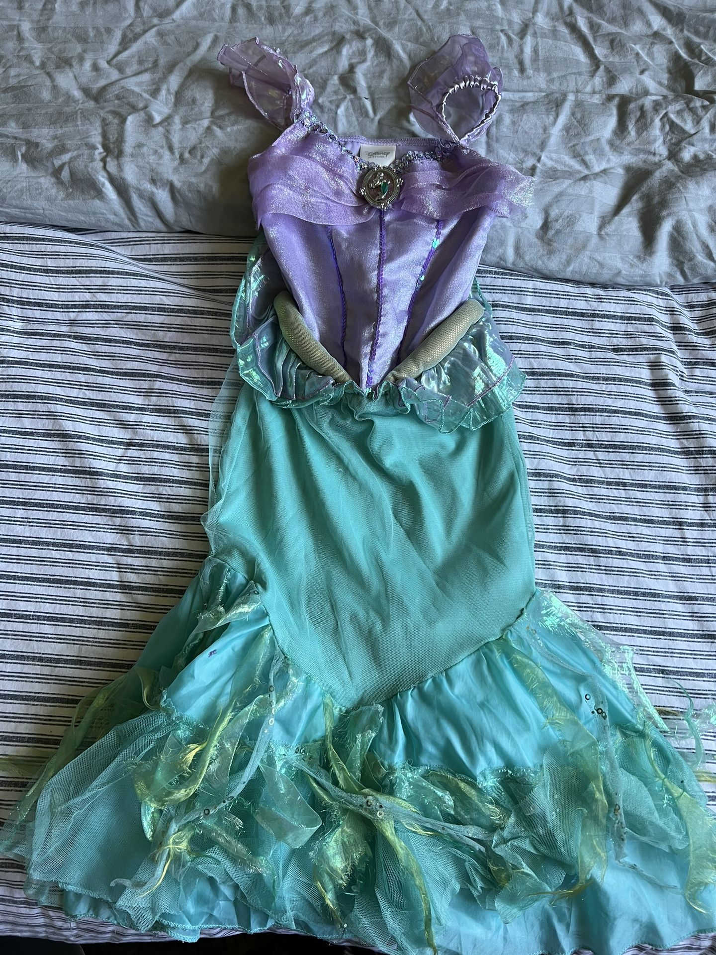 Disney Store Ariel Little Mermaid 4 / XS Deluxe Costume Dress-up