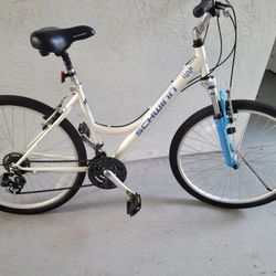 Schwinn 26" Ladies Link Bike - 21 Speed