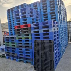 50 Plastic Pallets   - Retail $8500