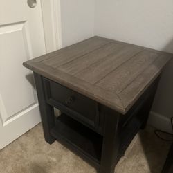 1 Drawer End Table 