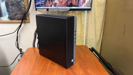 HP EliteDesk 800 G3 SFF: i5 quad, Nvme ssd, windows 11
