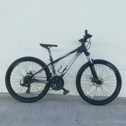 GIANT MOUNTAIN BIKE /SIZE FRAME SMALL /SIZES TIRES 26”