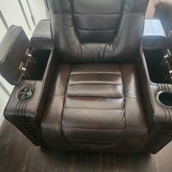  Leather
Power Home Theater Recliner
sl