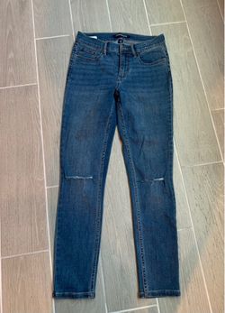 Pantalón roto de la marca Calvin Klein Jeans