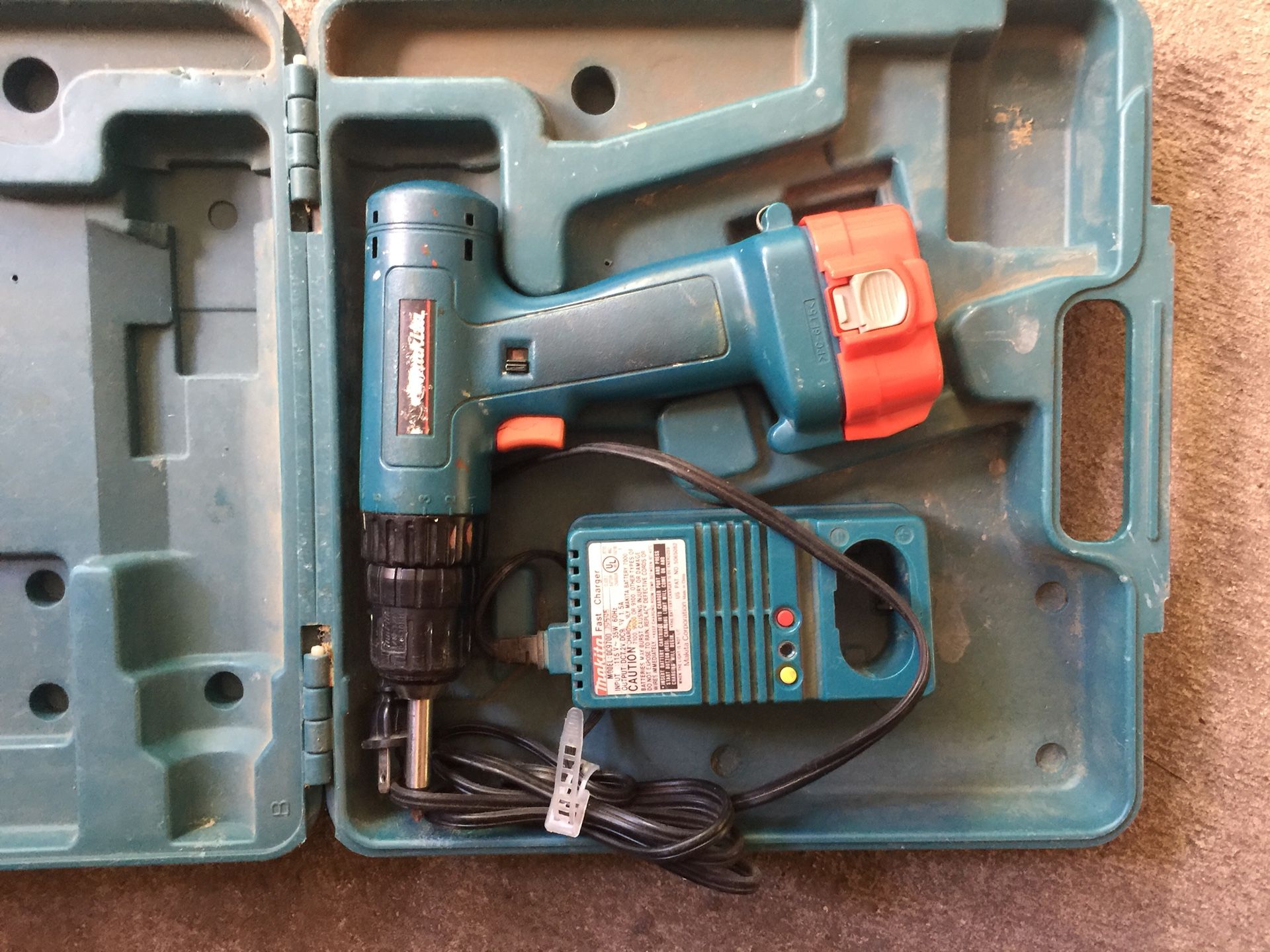 Majors drill with charger and battery works great has bit and case