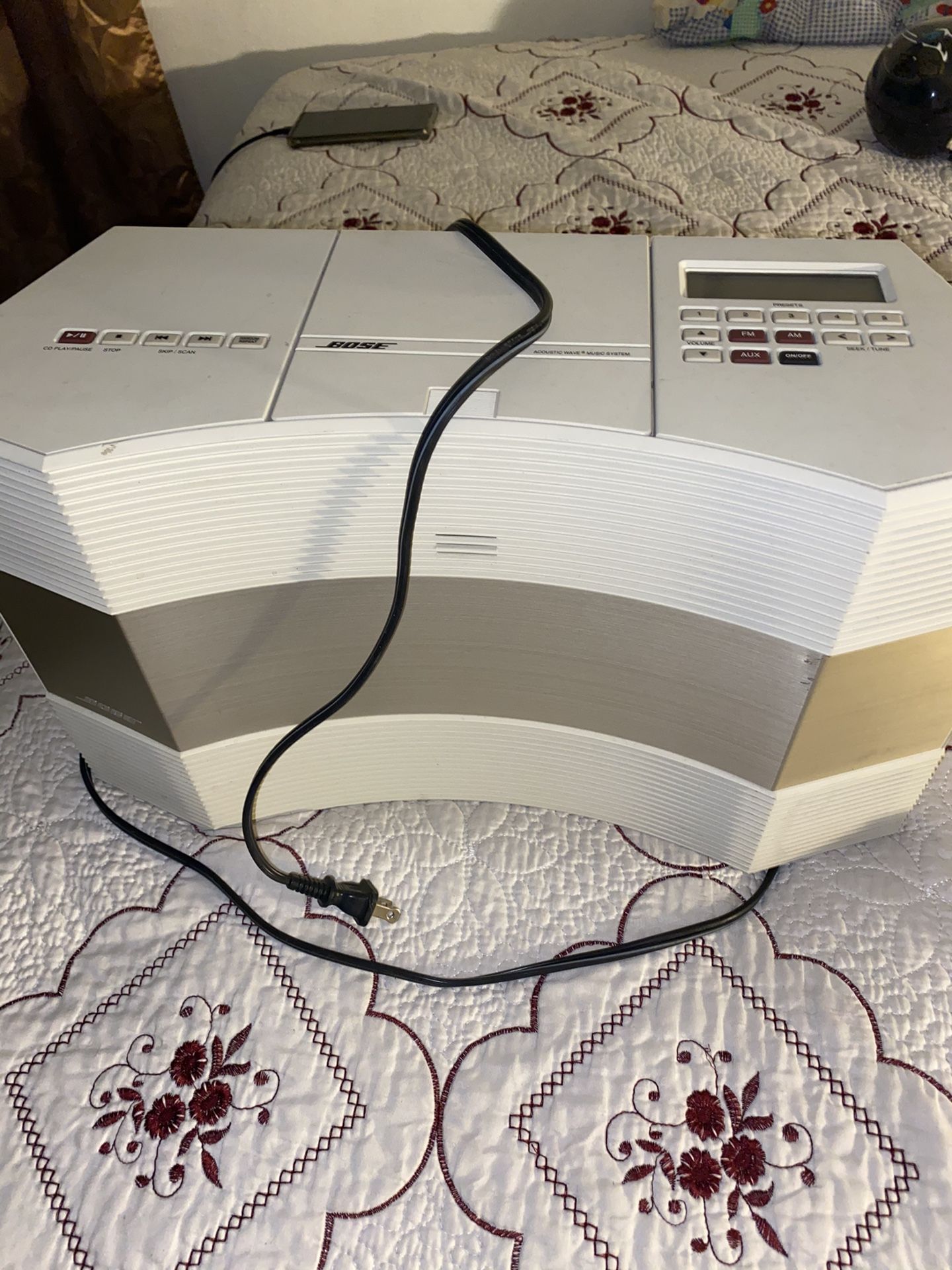 Bose acoustic wave music speaker