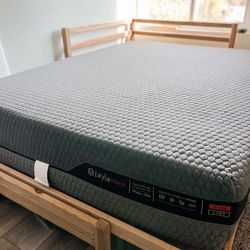 Layla Hybrid Queen Mattress BRAND NEW