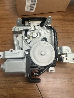NISSAN REAR POWER LIFTGATE LOCK ACTUATOR 905520 AQ000