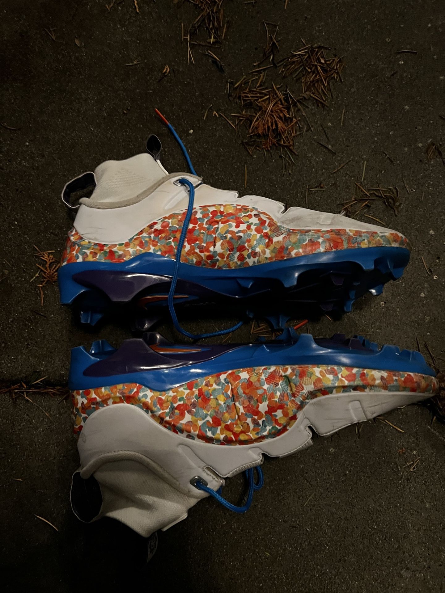 Nike Men’s Alpha Menace 3 Lebron IV Fruity Pebble