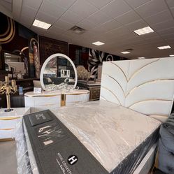Designer Bedroom Set In Stock For Fast Delivery 