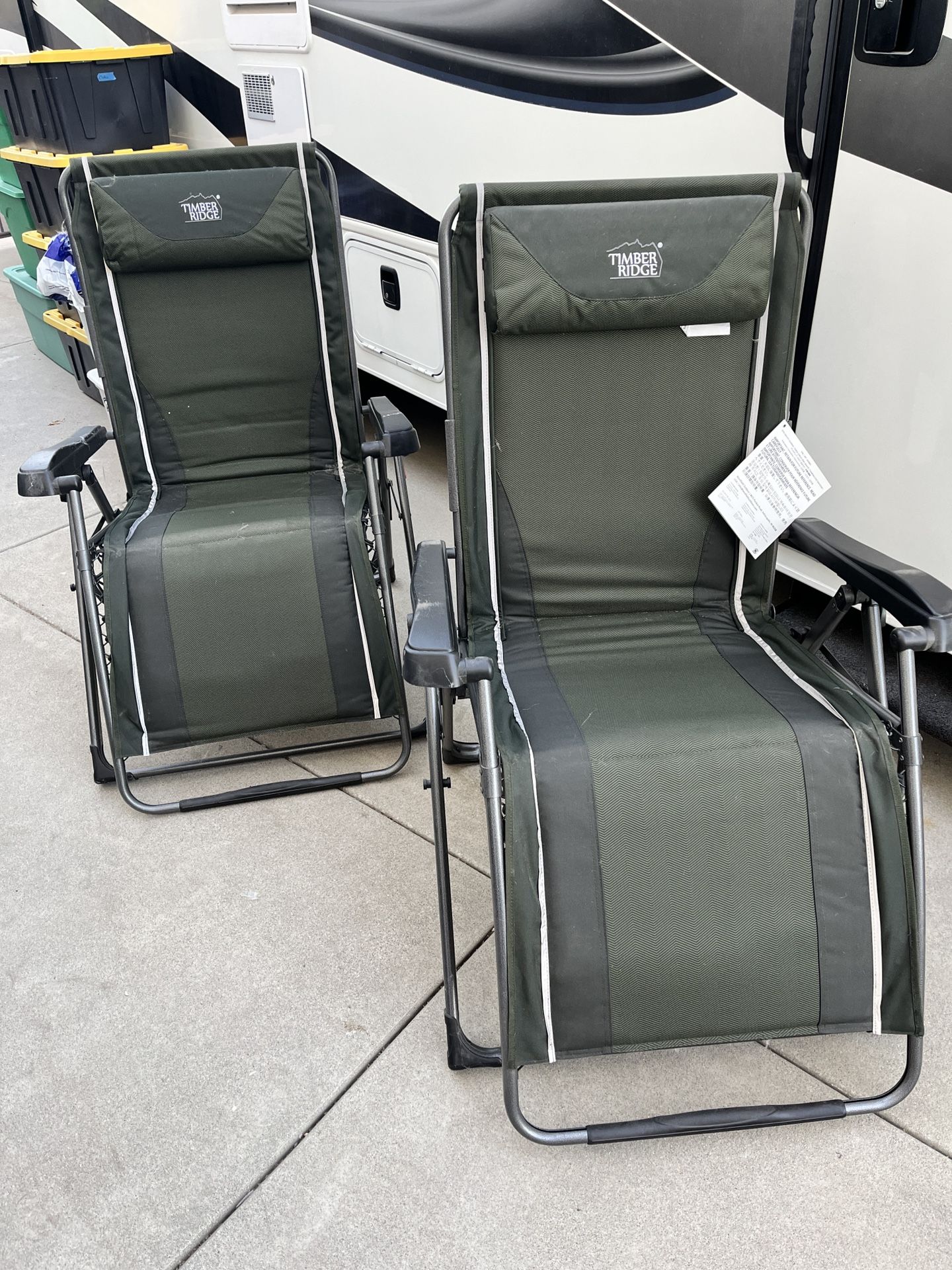2 Camping Reclining Chairs 