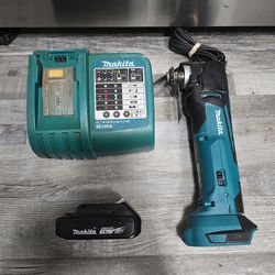 MAKITA 18V MULTI-TOOL WITH BATTERY AND CHARGER
