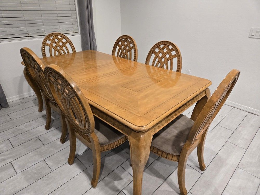 Free Dining Table – Extendable Oak Finish