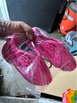New kids shoes size 11