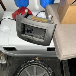 Car Speaker And Amplifier And Tv Screen 