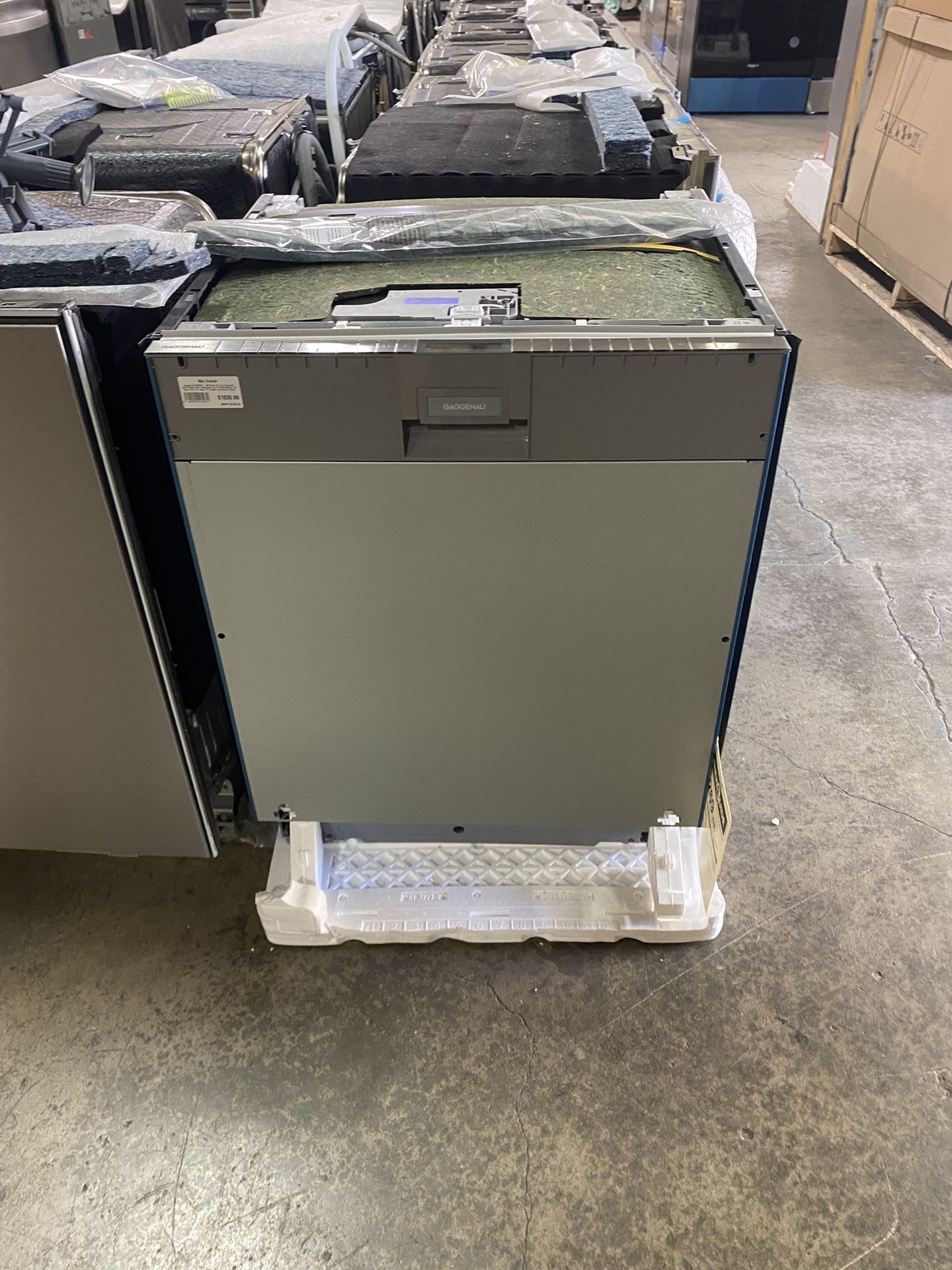 Gaggenau 400 Series  DF480700 24 Inch Fully Integrated Panel Ready Smart Dishwasher