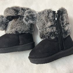 Brand new Toddlers size 4 black/gray fur top Boots