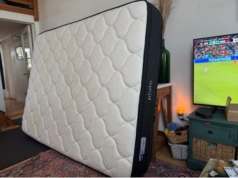 Free Pillow-top Queen Mattress Ameristar Pluto