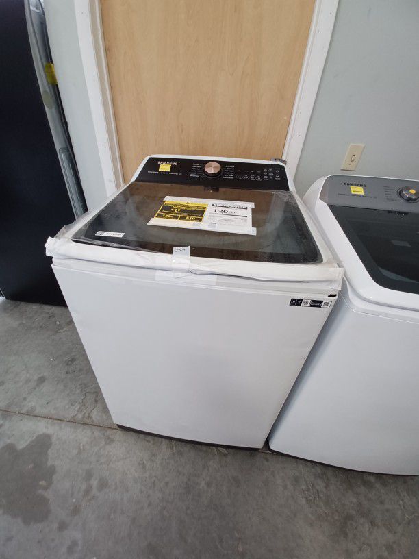New Samsung Washer 5.5 Capacity Scratch And Dent 