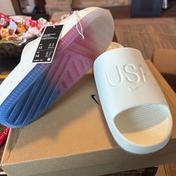 ♥️♥️Brand New USA NIKE CALM SLIDE OLY Size 13 Men’s - 14 Women’s ♥️♥️