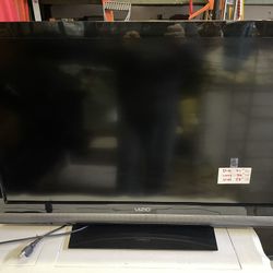 40 “Vizio Tv