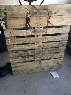 Wood palette