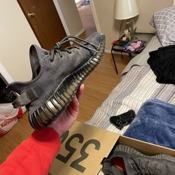 Black Yeezy V2 ‘non-reflective’