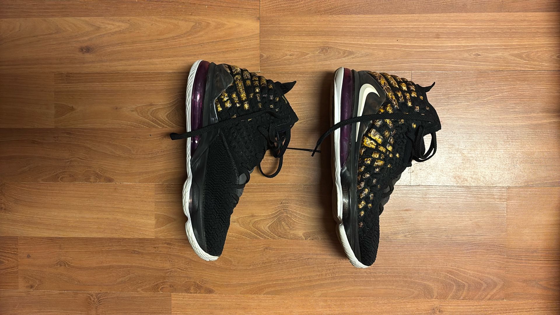 Nike LeBron 17 Lakers  