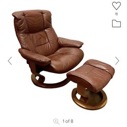 Leather Swivel Lounge Chair and Ottoman Set by Ekornes Stressless