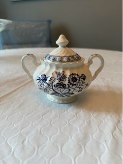 Vintage J&G Meakin  Sugar Bowl.