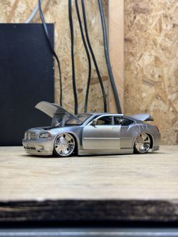 Jada DUB CITY 2006 Dodge Charger HEMI silver Diecast