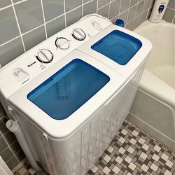 Brand NEW Washing Machine/dryer Perfect For Apartment In Excellent Condition
