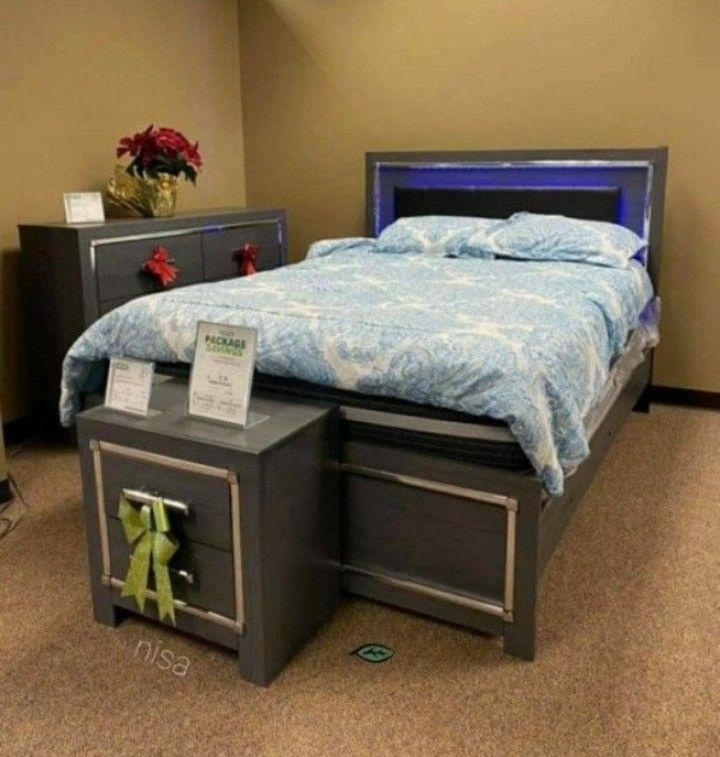 Lodanna Gray 4 Pieces Bedroom Set By ASHLEY FINANCING AVAILABLE