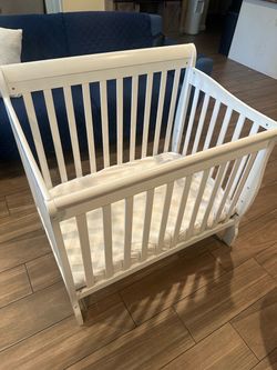 Dream On Me 4-in-1 Mini Baby Crib for Small Spaces, Aden, White