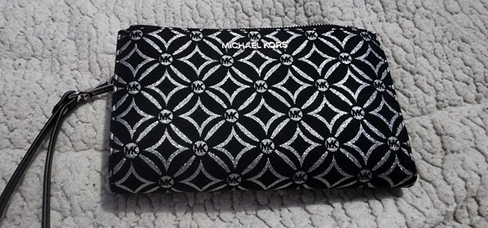 Michael Kors Wristlet