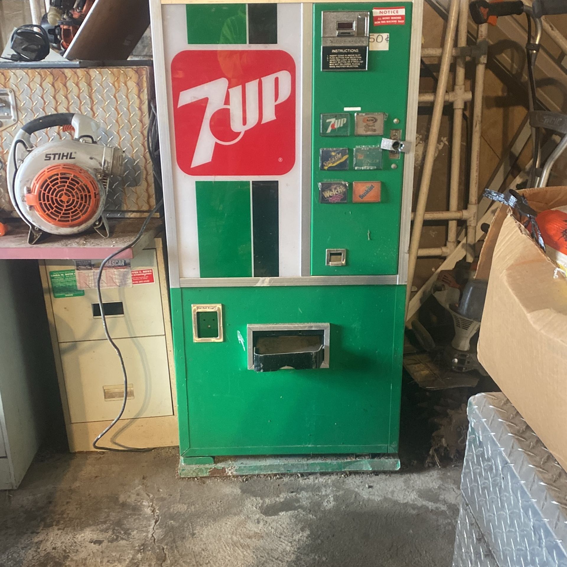 7 Up Soda Machine