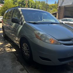 2010 Toyota Sienna
