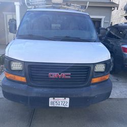 2005 GMC Savana
